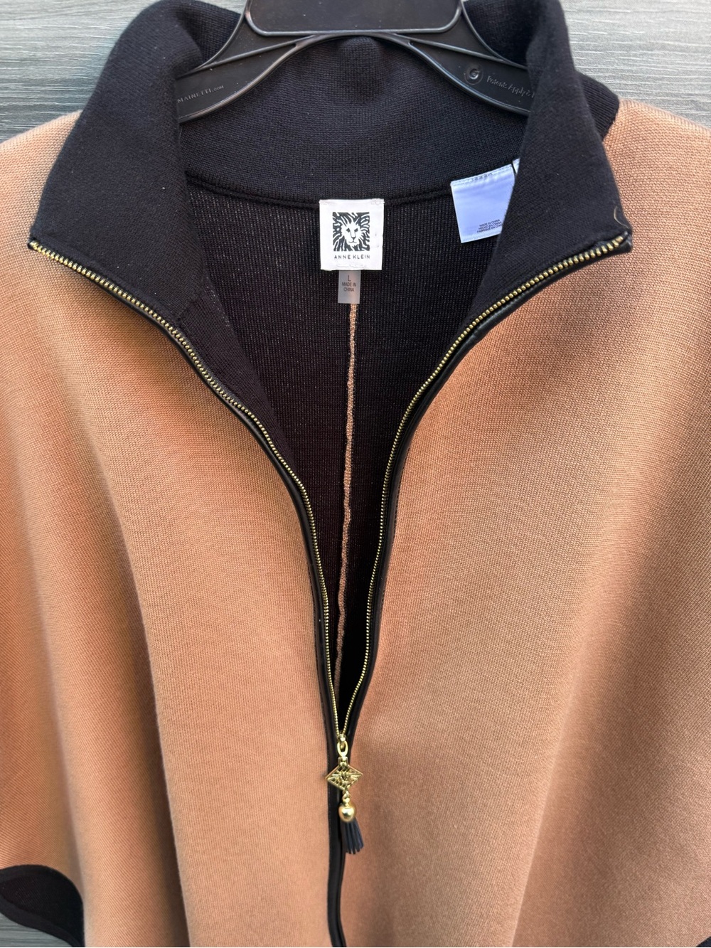 Anne Klein Colorblock Zip Front Poncho Cape Jacket Tan Black Size L - Picture 3 of 9